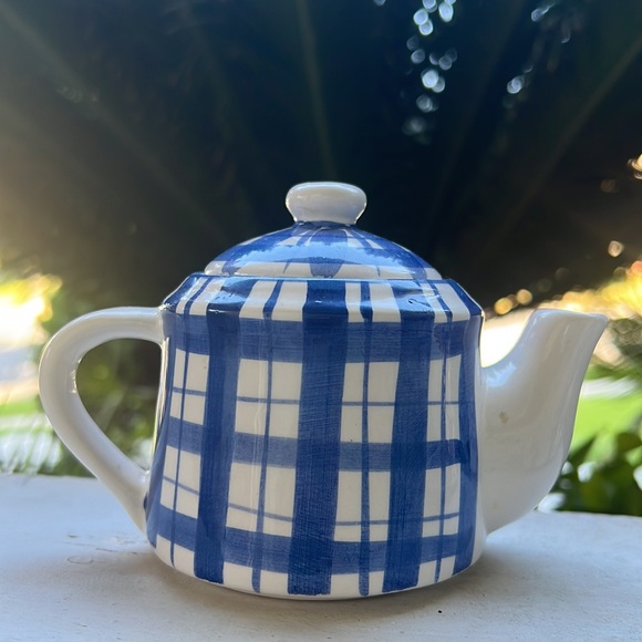 Vintage Single Teacup and Pot - Picture 10 of 16